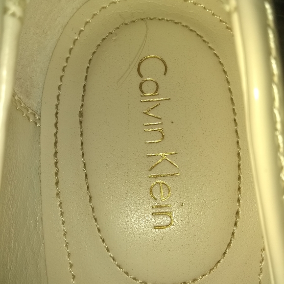 LIKE NEW Calvin Klein size 7 - Picture 7 of 9